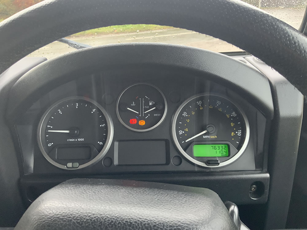 Defender 110 XS Double Cab slide